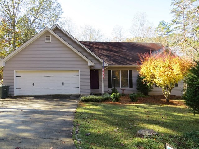 628 Lovers Ln, Toccoa, GA 30577 photo 1