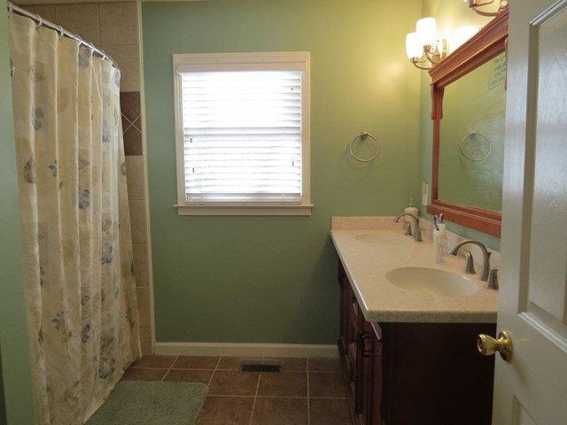 628 Lovers Ln, Toccoa, GA 30577 photo 8