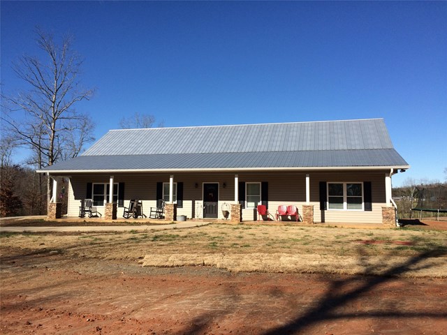340 Dooley Dr, Toccoa, GA 30577 photo 1