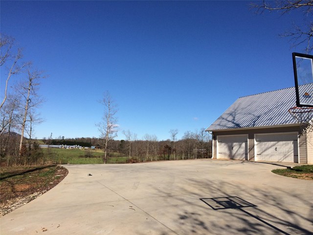 340 Dooley Dr, Toccoa, GA 30577 photo 2