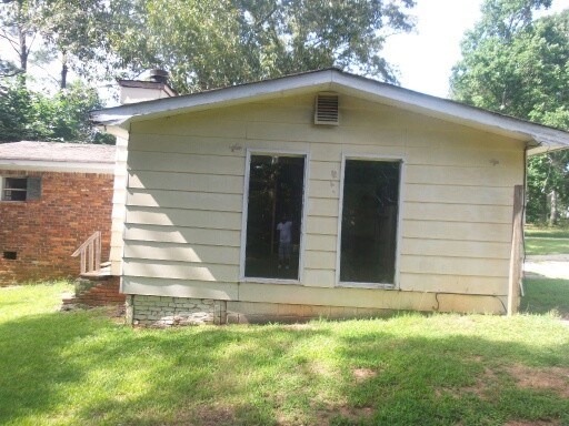 215 Lynn Dr, Covington, GA 30016 photo 3