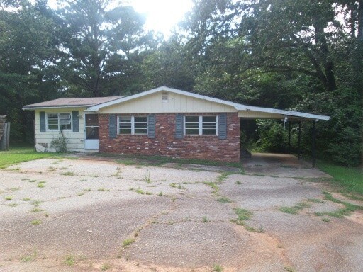 215 Lynn Dr, Covington, GA 30016 photo 1