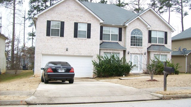 590 Vaughan Dr, Hampton, GA 30228 photo 1