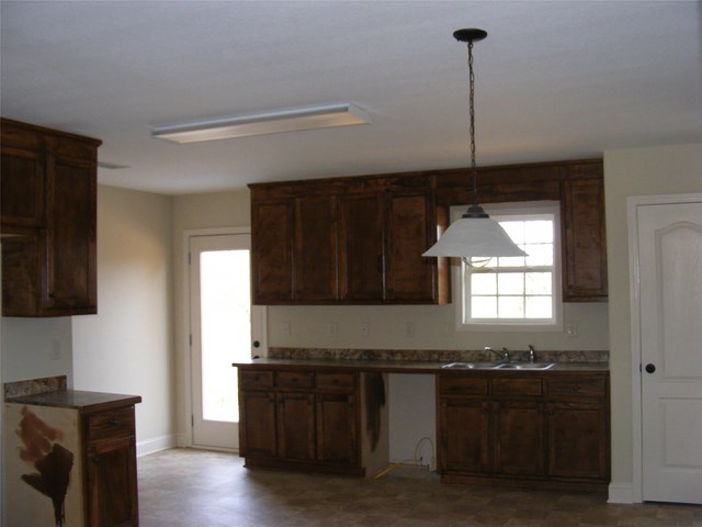 577 Embassy Walk, Winder, GA 30680 photo 2
