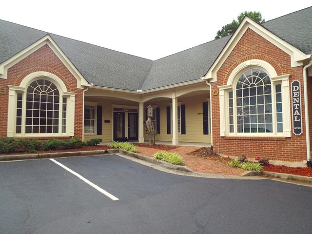 331 Arcado Rd, Lilburn, GA 30047 photo 2