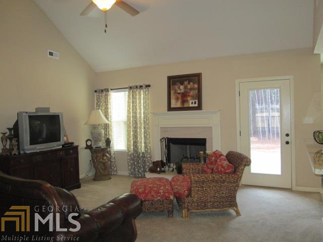 211 Jasmine Ln, Lagrange, GA 30241 photo 2