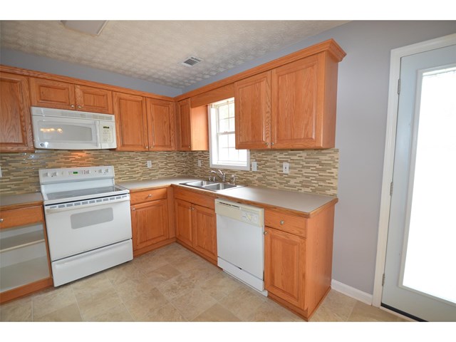 75 Berkshire Ln, Covington, GA 30016 photo 4