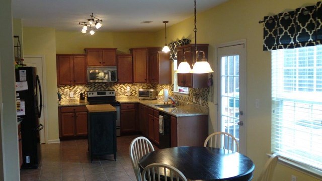 142 Hamilton Lake Dr, Lagrange, GA 30241 photo 4