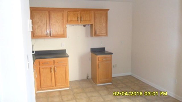 374 Eaglets Ct, Riverdale, GA 30274 photo 10
