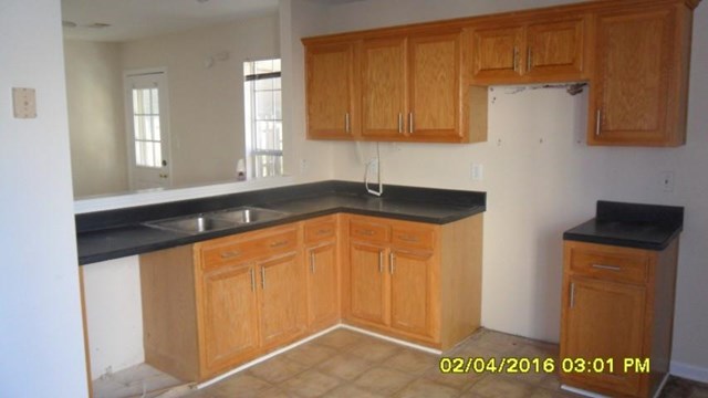 374 Eaglets Ct, Riverdale, GA 30274 photo 11