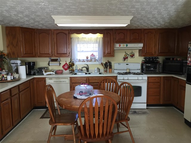324 Windy Ln, Jackson, GA 30233 photo 4