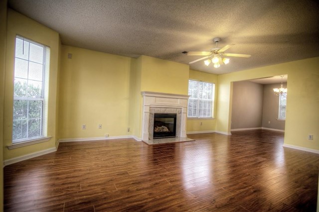 402 Gresham Dr, Stockbridge, GA 30281 photo 2