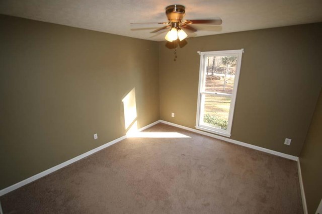 98 Brittney Ln, Lagrange, GA 30240 photo 12