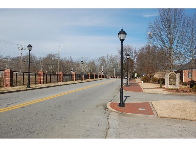 298 W Main St, Buford, GA 30518 photo 4