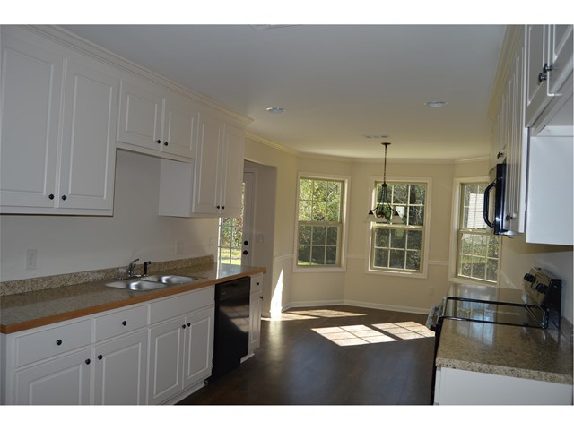 970 Haymon Dr, Winder, GA 30680 photo 5