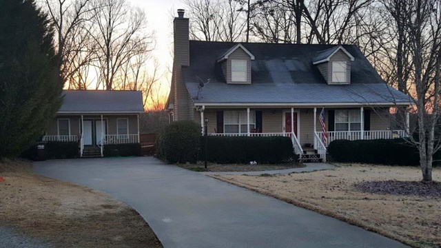 302 Hancock Dr, Toccoa, GA 30577 photo 3
