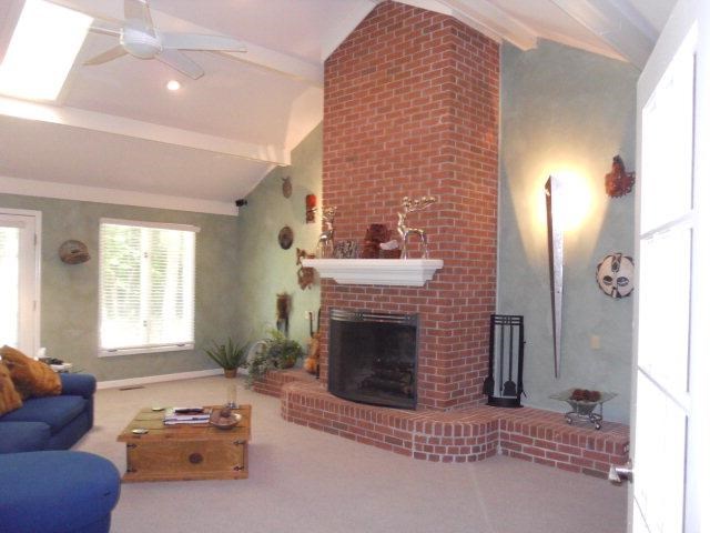 319 Regency Cir, Dublin, GA 31021 photo 2