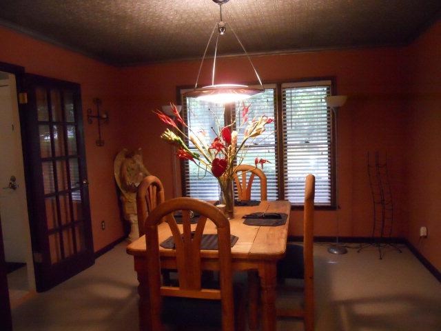 319 Regency Cir, Dublin, GA 31021 photo 4