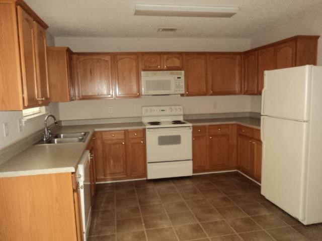 2014 Boatswain Dr, Hampton, GA 30228 photo 3
