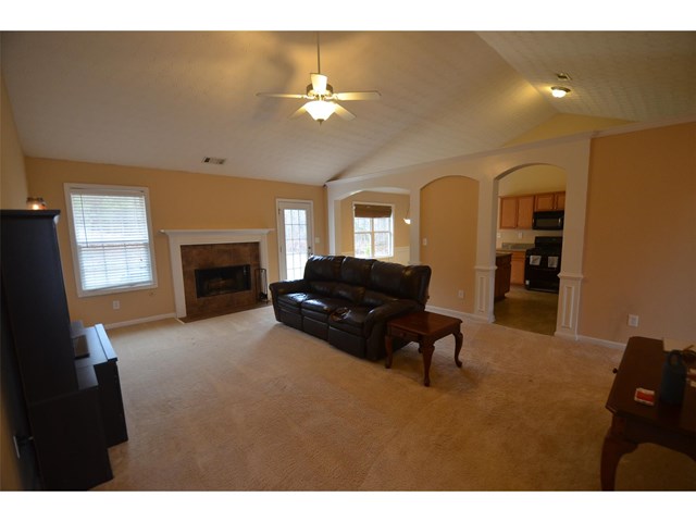 230 Hugh Dr, Covington, GA 30016 photo 4