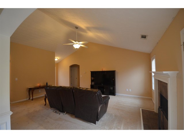230 Hugh Dr, Covington, GA 30016 photo 5