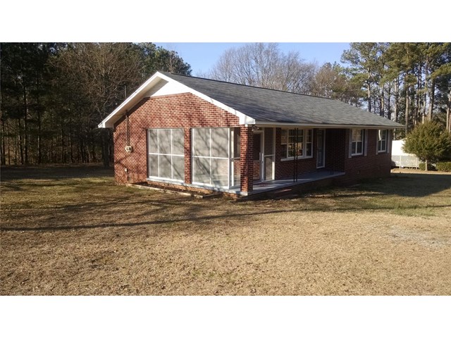 139 Orchard Cir, Commerce, GA 30529 photo 2