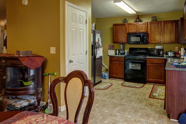 685 Barshay Dr, Covington, GA 30016 photo 9