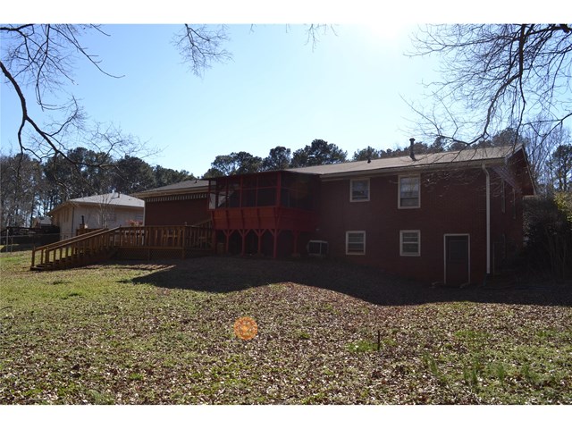 1013 Skylark Dr, Morrow, GA 30260 photo 4