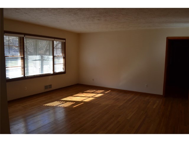 1013 Skylark Dr, Morrow, GA 30260 photo 9