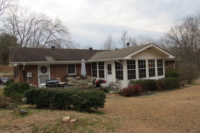74 Nancy Dr, Toccoa, GA 30577 photo 3