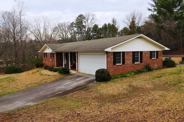 74 Nancy Dr, Toccoa, GA 30577 photo 1