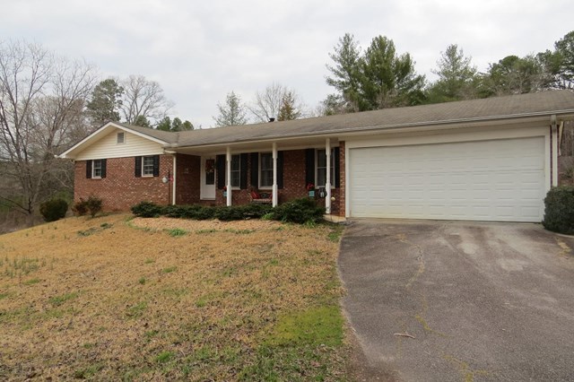74 Nancy Dr, Toccoa, GA 30577 photo 2