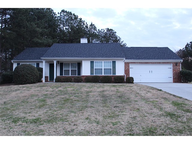 391 E Sycamore Dr, Winder, GA 30680 photo 1