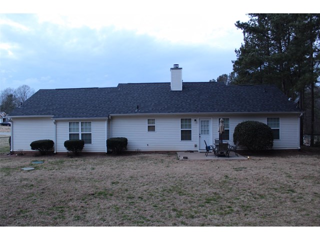 391 E Sycamore Dr, Winder, GA 30680 photo 2