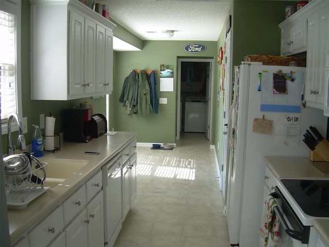 391 E Sycamore Dr, Winder, GA 30680 photo 4