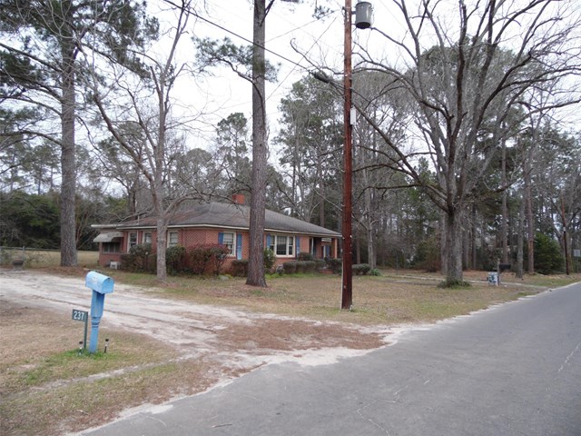 241 Beech St, Cochran, GA 31014 photo 1