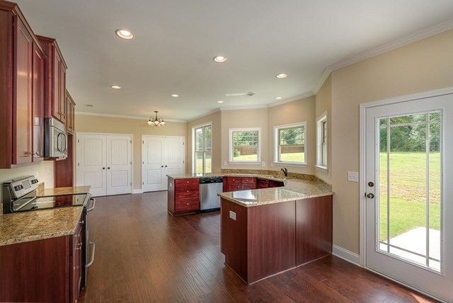 105 White Oak Dr, Jackson, GA 30233 photo 7