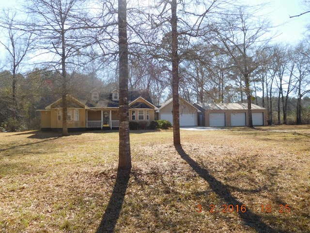 485 Victory Cir, Lyons, GA 30436 photo 1
