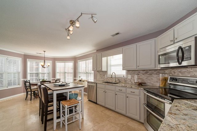 130 Roscommon Ct, Tyrone, GA 30290 photo 11