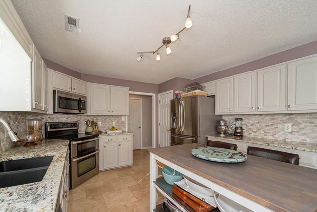 130 Roscommon Ct, Tyrone, GA 30290 photo 10
