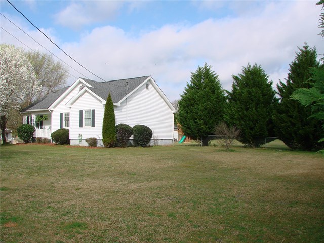 580 John Deere Rd, Monroe, GA 30656 photo 2