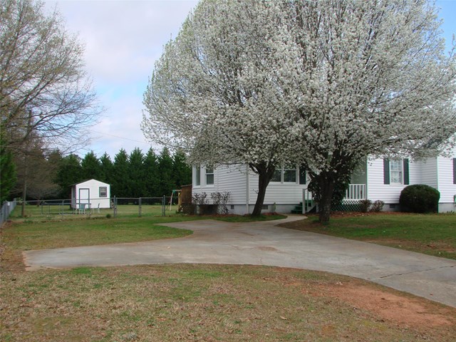 580 John Deere Rd, Monroe, GA 30656 photo 3