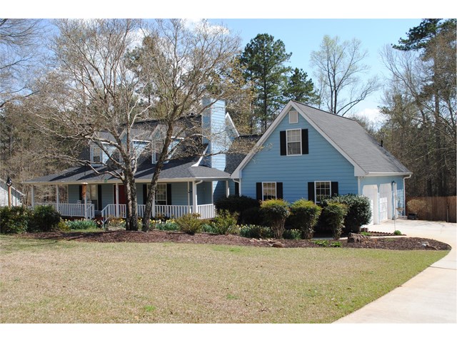 181 Hayes Cir, Rex, GA 30273 photo 2