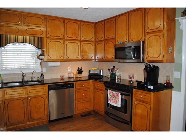 181 Hayes Cir, Rex, GA 30273 photo 8