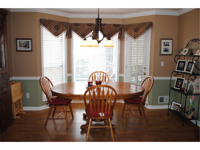 181 Hayes Cir, Rex, GA 30273 photo 6