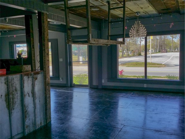406 E Spring St, Monroe, GA 30655 photo 2