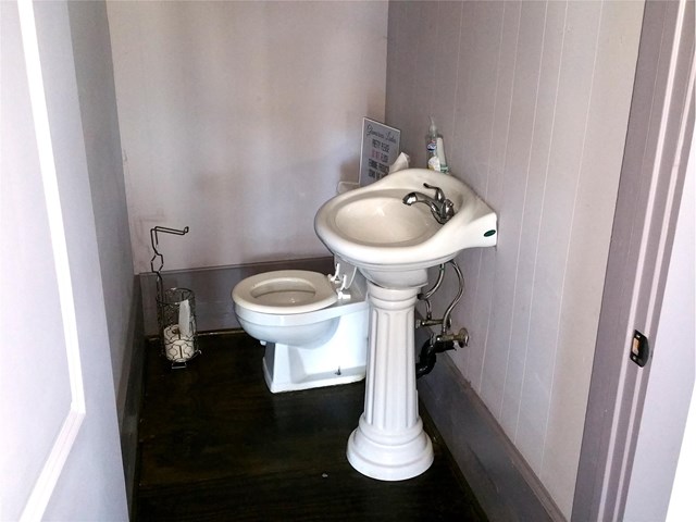 406 E Spring St, Monroe, GA 30655 photo 6