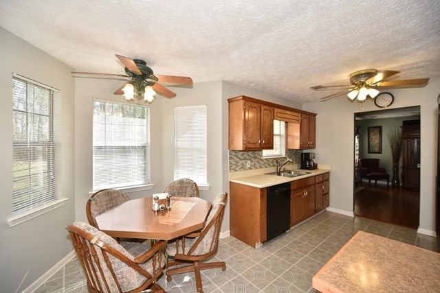 625 Mountainview Dr, Covington, GA 30016 photo 10