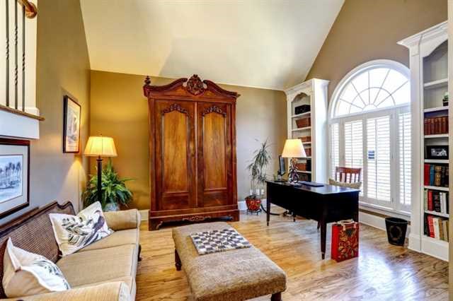 695 Riverside Dr, Suwanee, GA 30024 photo 3