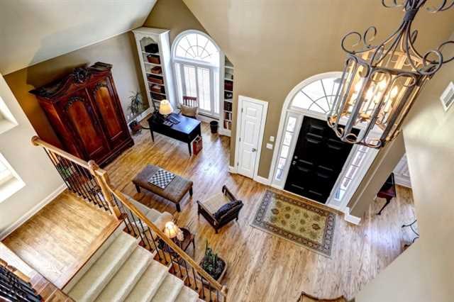 695 Riverside Dr, Suwanee, GA 30024 photo 2